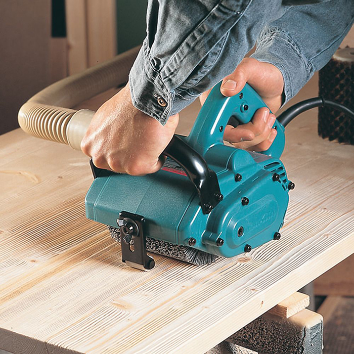 Шлифмашина щеточная сетевая Makita 9741
