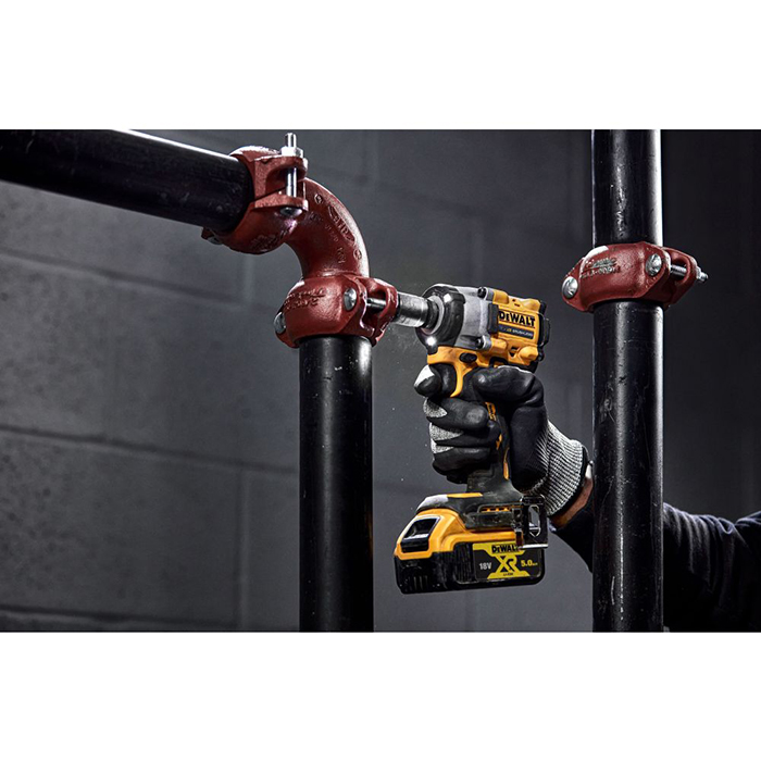 Гайковерт аккумуляторный DeWalt DCF922P2T-QW