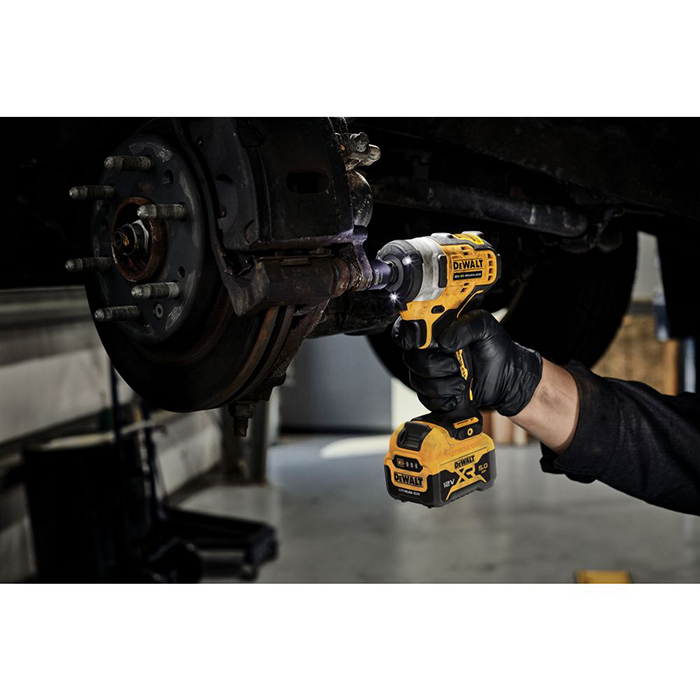 Гайковерт аккумуляторный DeWalt DCF901P1-QW