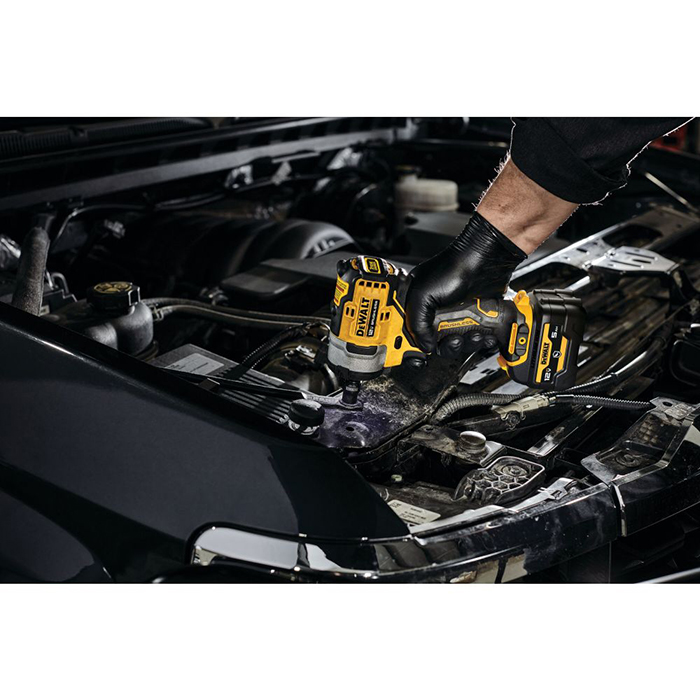 Гайковерт аккумуляторный DeWalt DCF901P1-QW