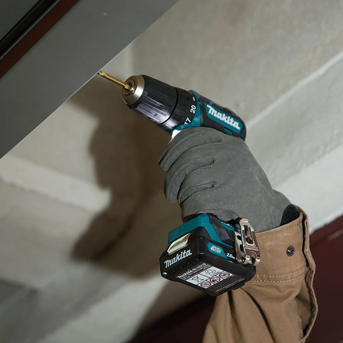 Дрель-шуруповерт аккумуляторная Makita DF332DWAE