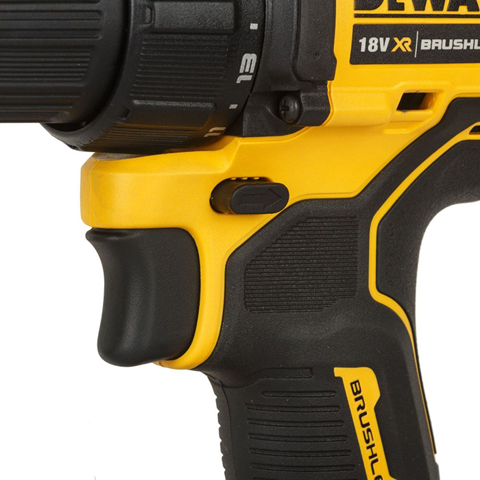 Дрель-шуруповерт аккумуляторная DeWalt DCD708D2T-QW