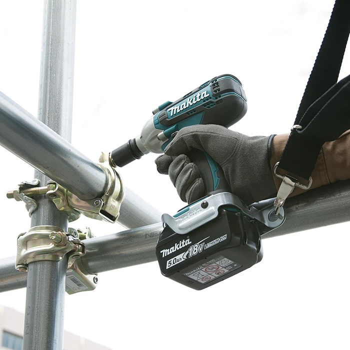 Гайковерт аккумуляторный Makita DTW190RME