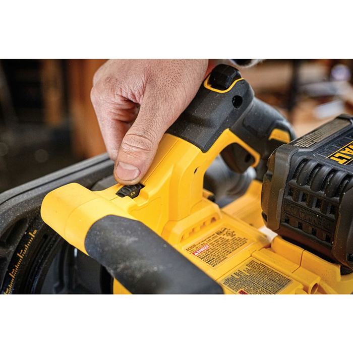 Пила дисковая аккумуляторная DeWalt DCS520NT-XJ (без АКБ и ЗУ)