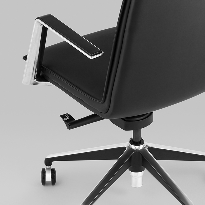 Кресло офисное TopChairs Arrow чёрный Stool Group A335-A 270-01