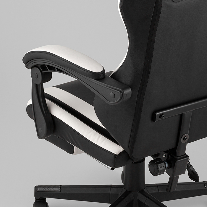 Кресло игровое TopChairs Prophet с оттоманкой чёрно-белый Stool Group GF-8086 black+white